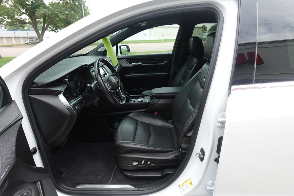 2022 Cadillac XT5 Image 9