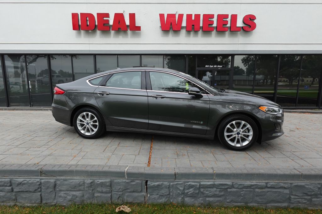 2019 Ford Fusion Image 1