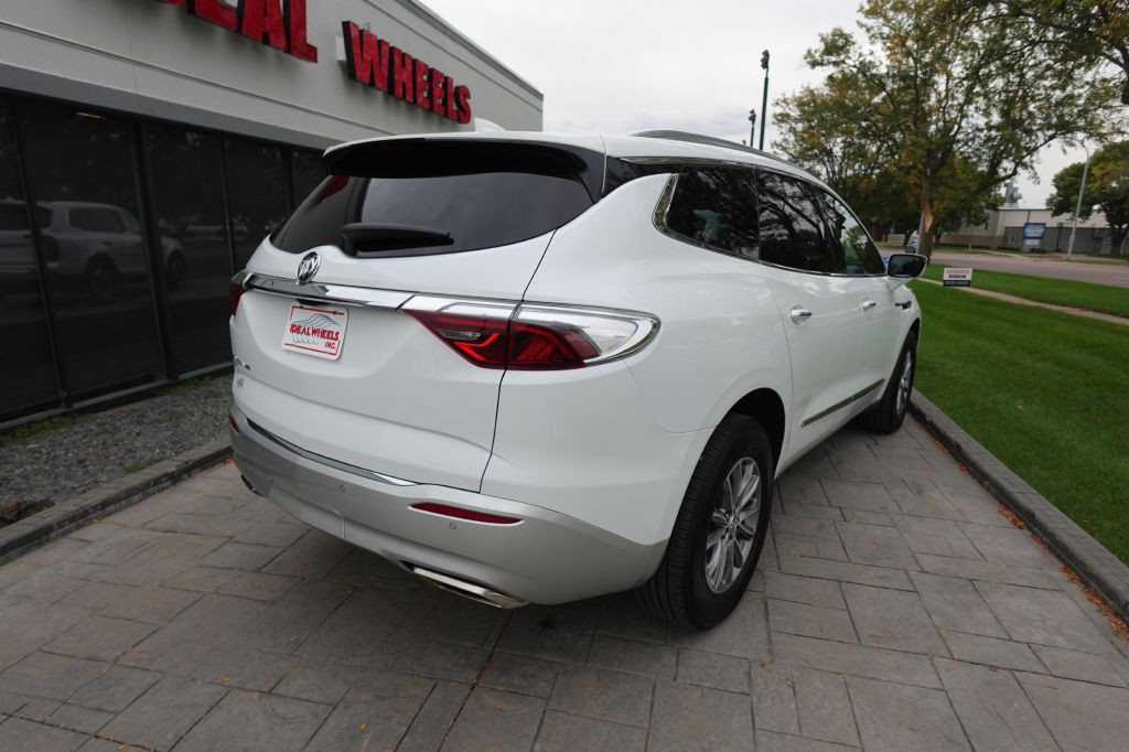 2024 Buick Enclave Image 2
