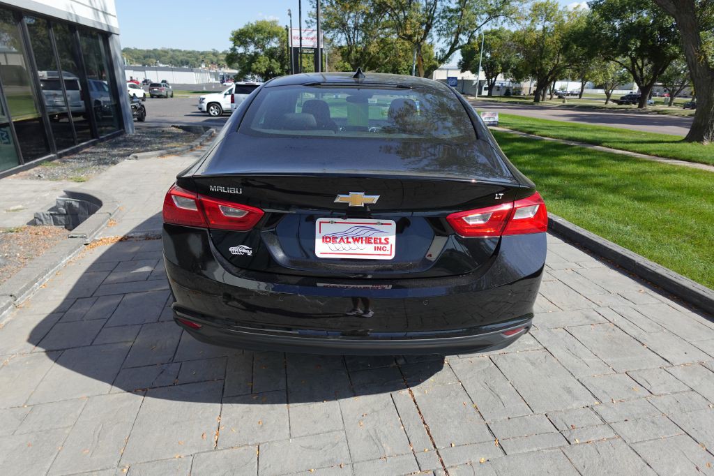 2024 Chevrolet Malibu Image 3