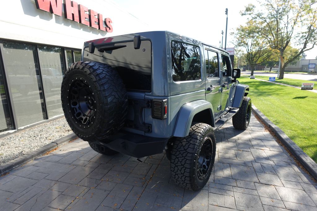 2014 Jeep Wrangler Unlimited Image 2