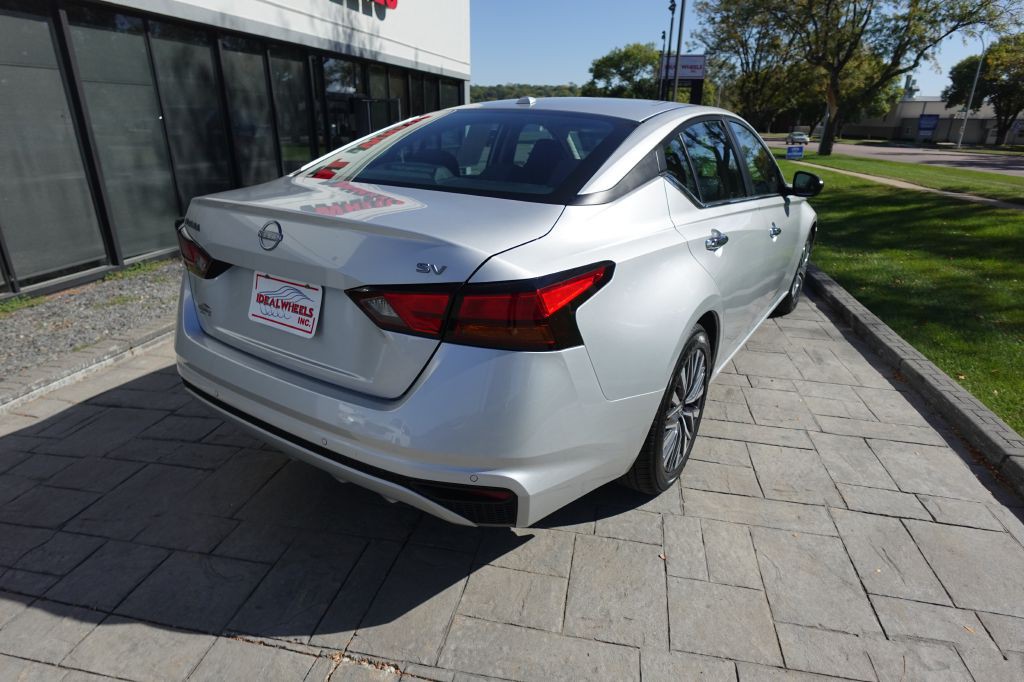 2024 Nissan Altima Image 2