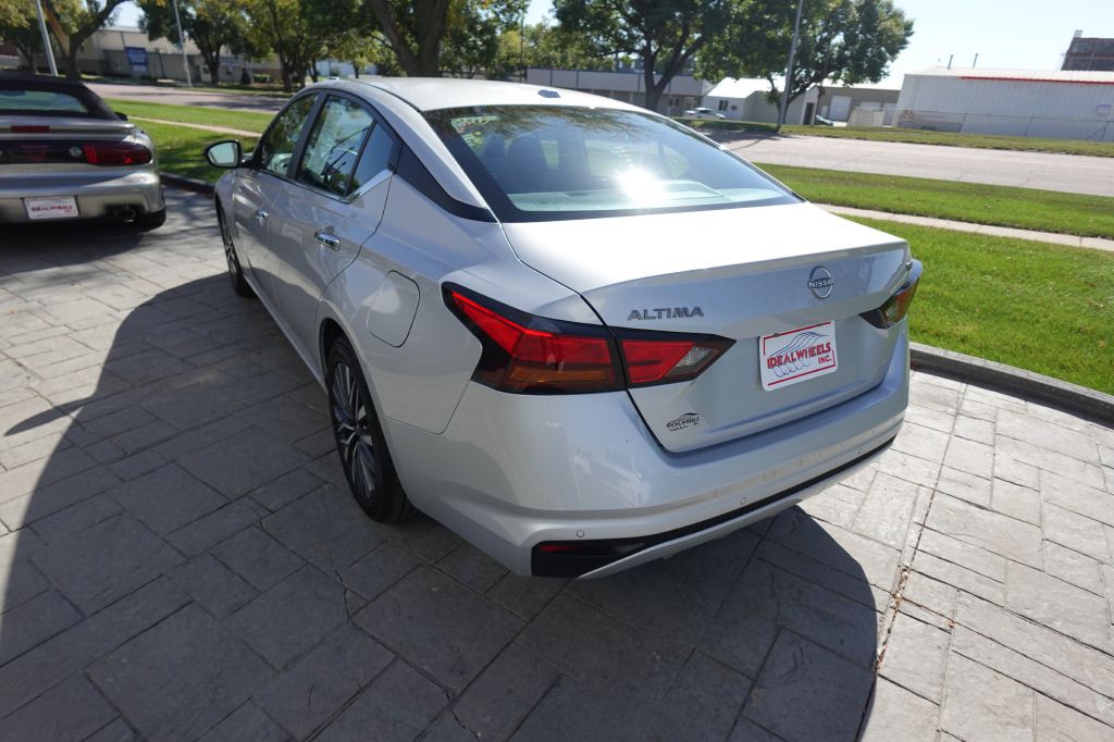 2024 Nissan Altima Image 4