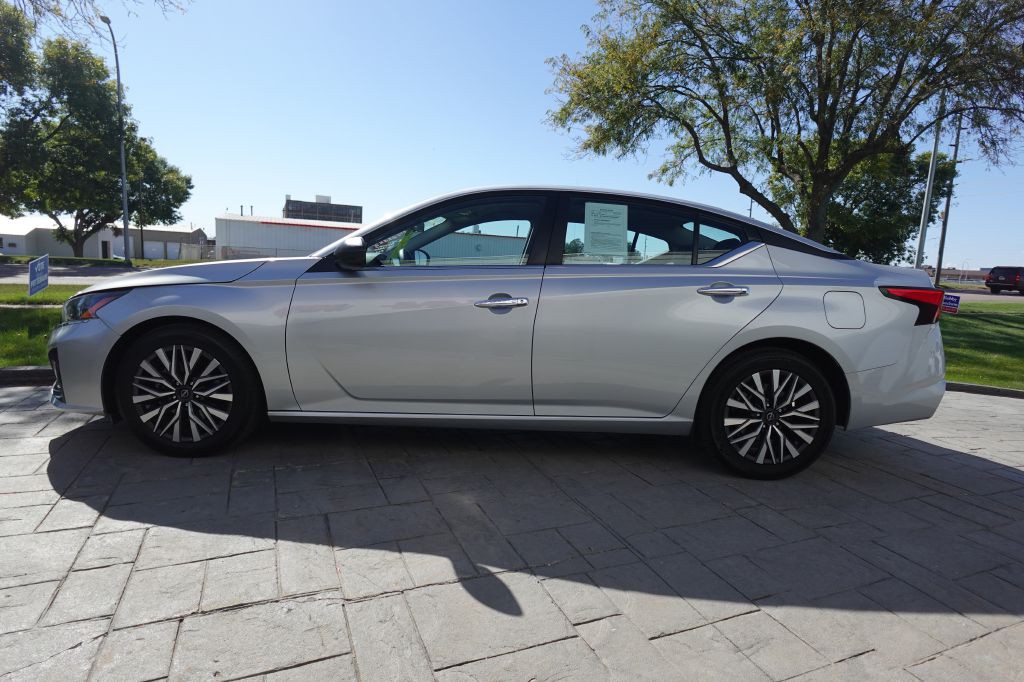 2024 Nissan Altima Image 5