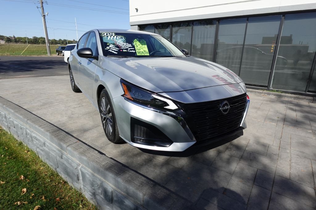 2024 Nissan Altima Image 8