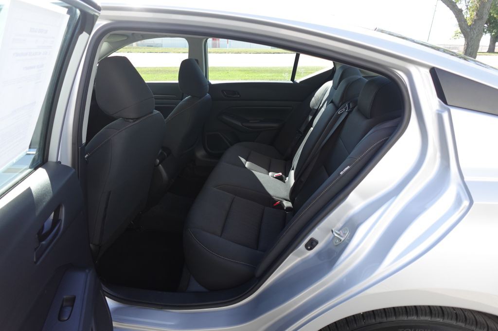 2024 Nissan Altima Image 10