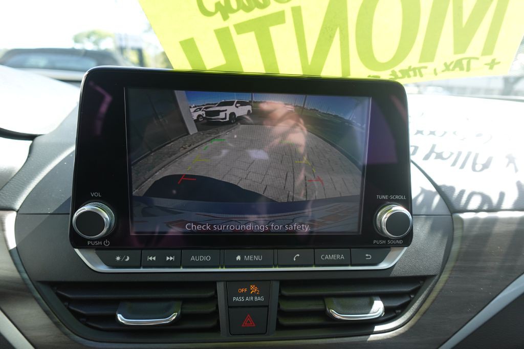 2024 Nissan Altima Image 17