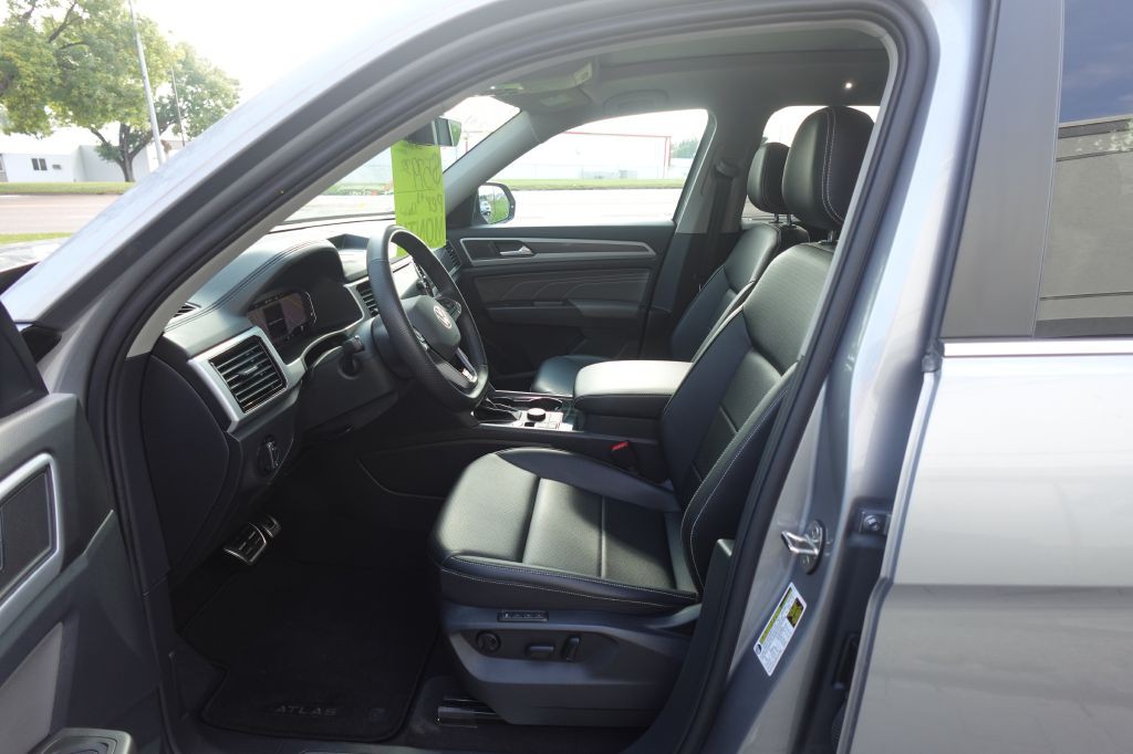 2022 Volkswagen Atlas Image 9