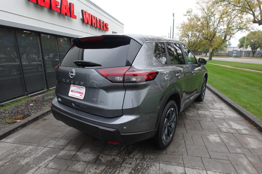 2024 Nissan Rogue Image 2