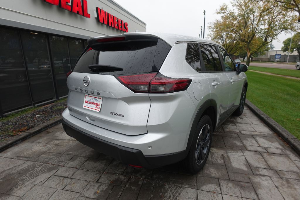 2024 Nissan Rogue Image 2