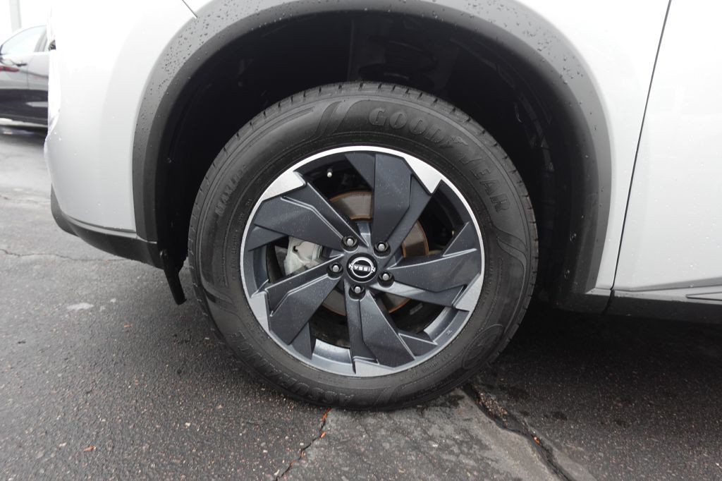 2024 Nissan Rogue Image 18