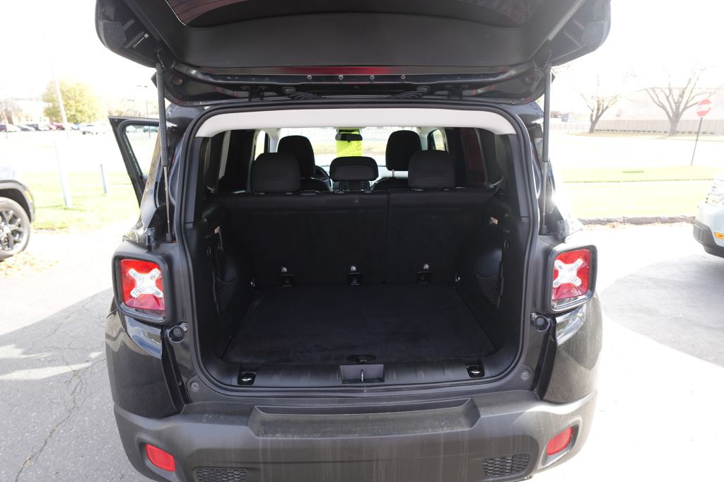 2017 Jeep Renegade Image 11