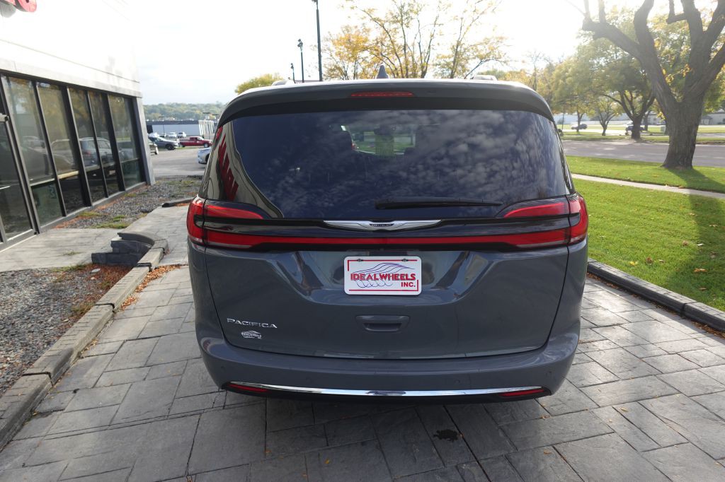 2022 Chrysler Pacifica Image 4