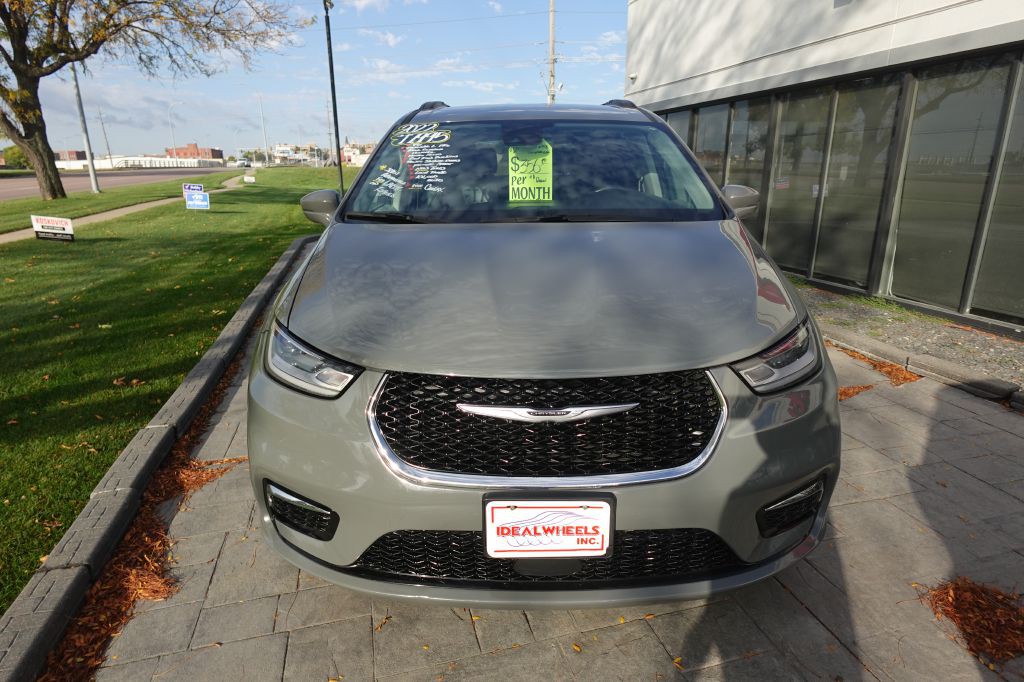 2022 Chrysler Pacifica Image 8