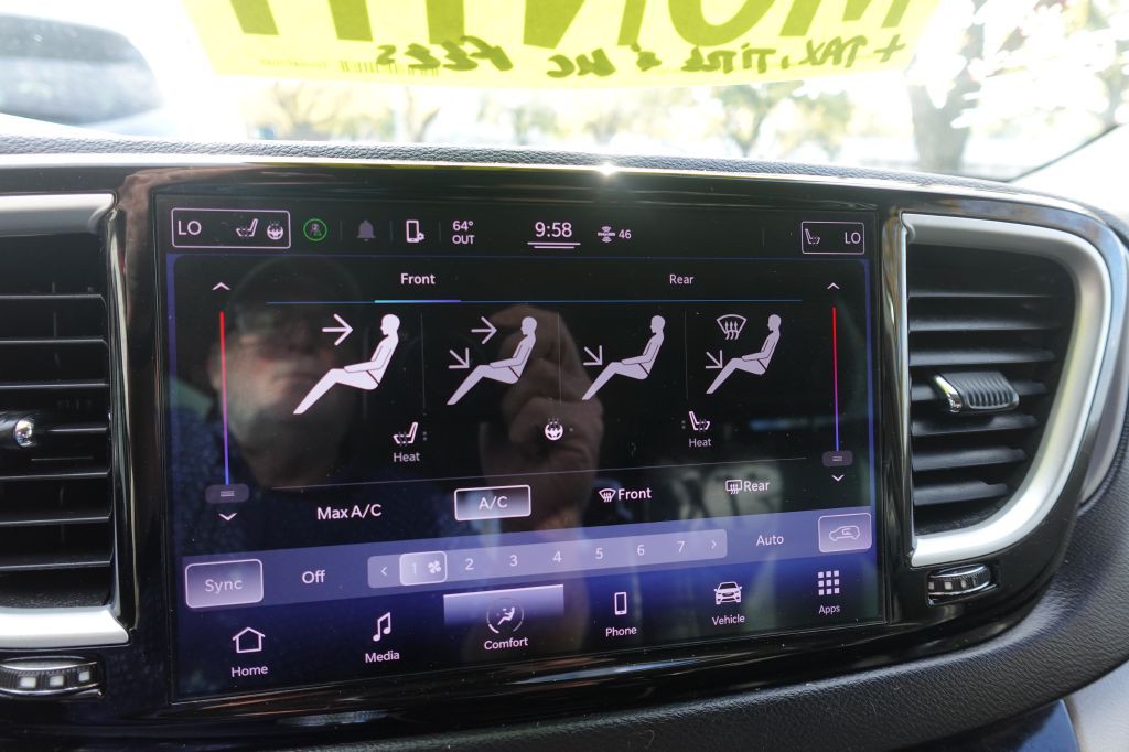 2022 Chrysler Pacifica Image 21