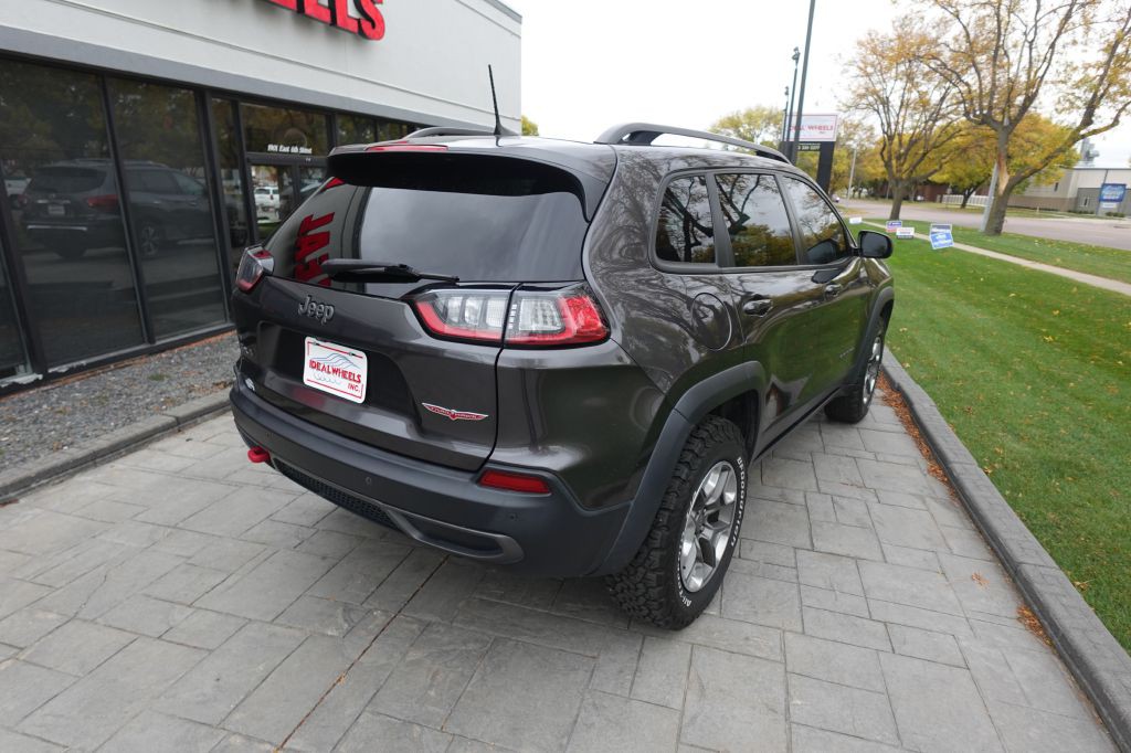 2019 Jeep Cherokee Image 2
