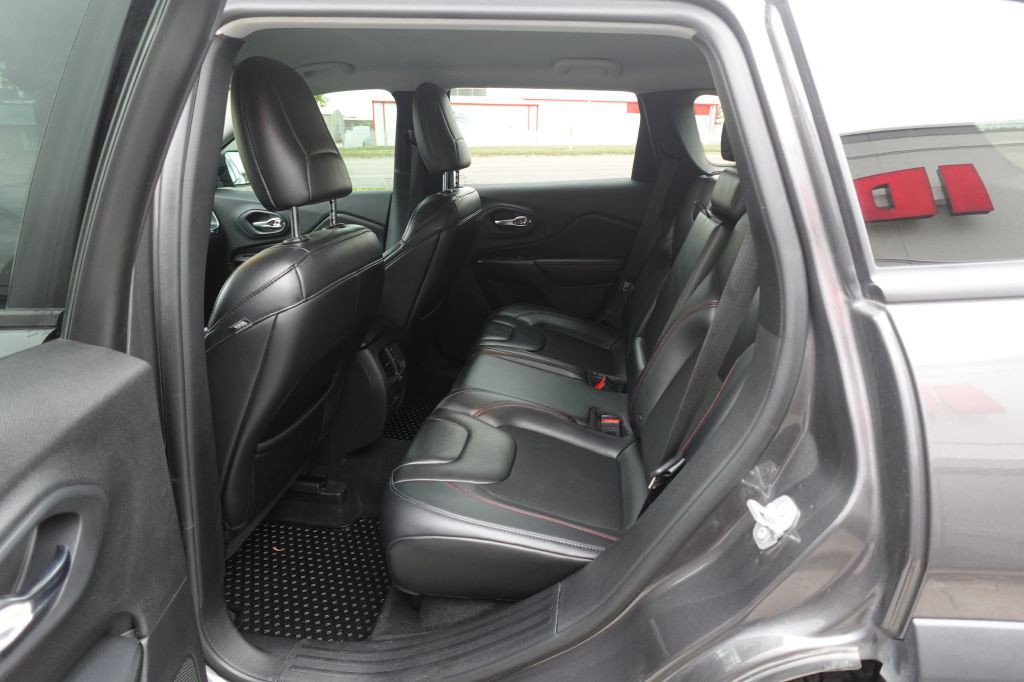 2019 Jeep Cherokee Image 10