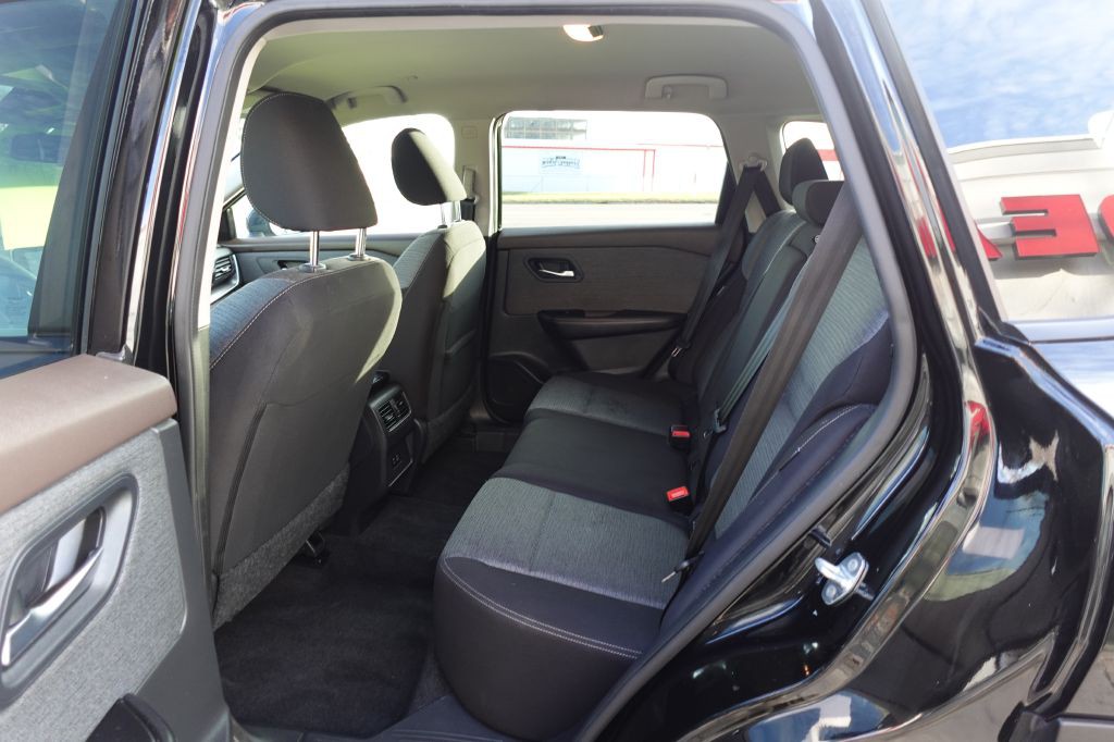 2023 Nissan Rogue Image 10