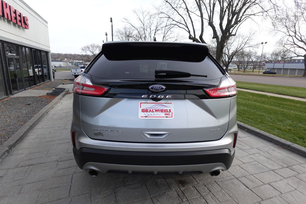 2022 Ford Edge Image 3