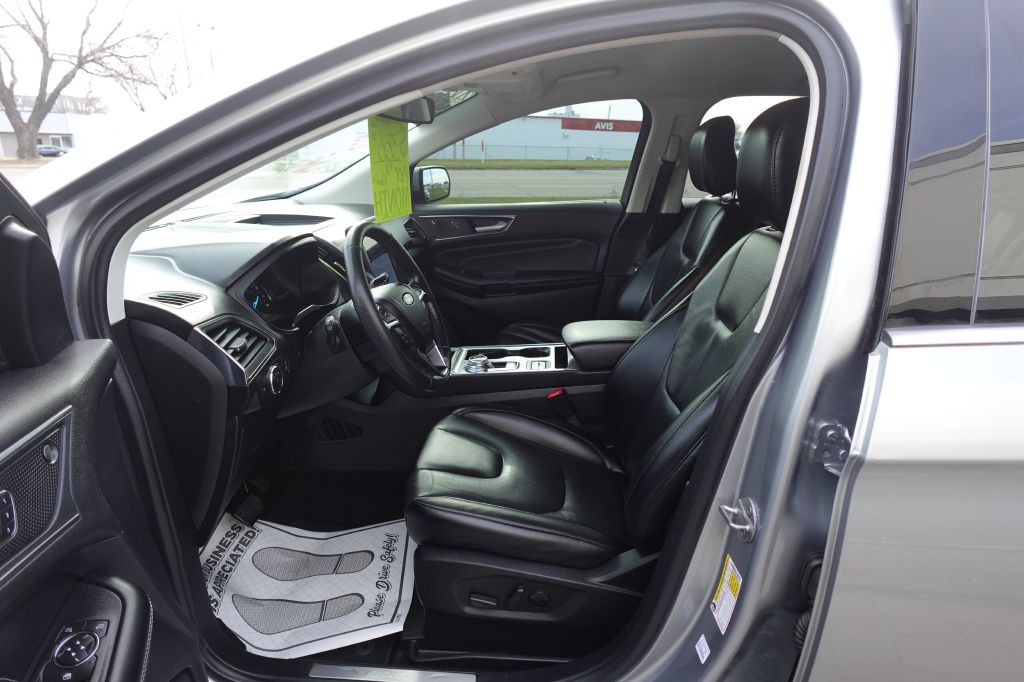 2022 Ford Edge Image 9