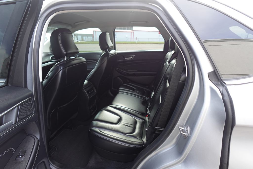 2022 Ford Edge Image 10