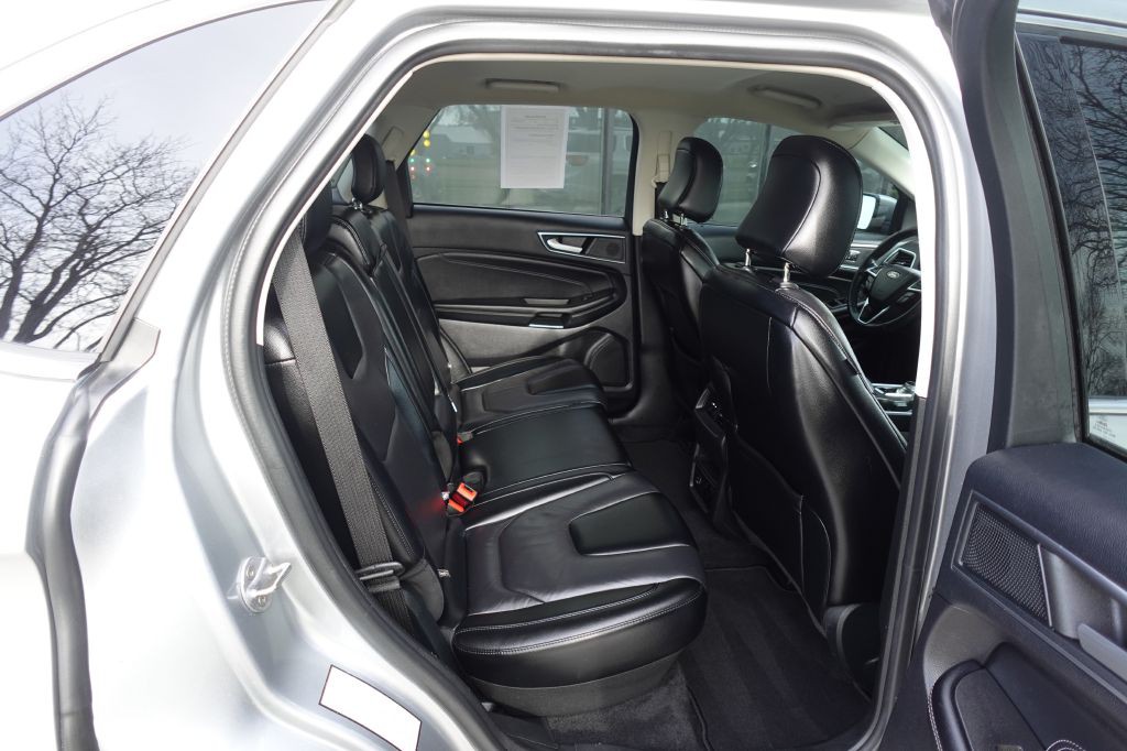 2022 Ford Edge Image 12