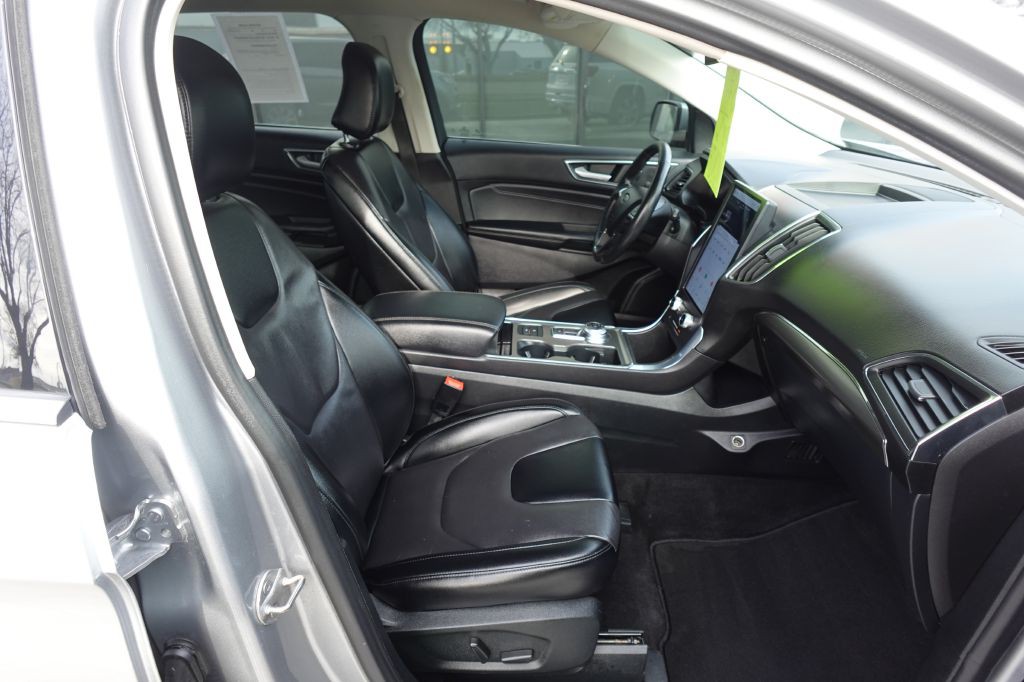 2022 Ford Edge Image 13