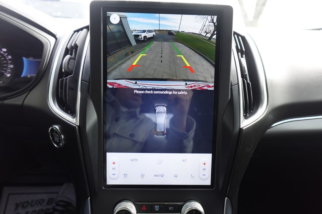 2022 Ford Edge Image 17