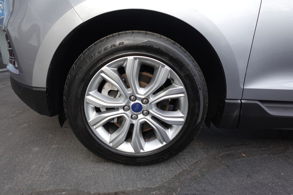 2022 Ford Edge Image 18