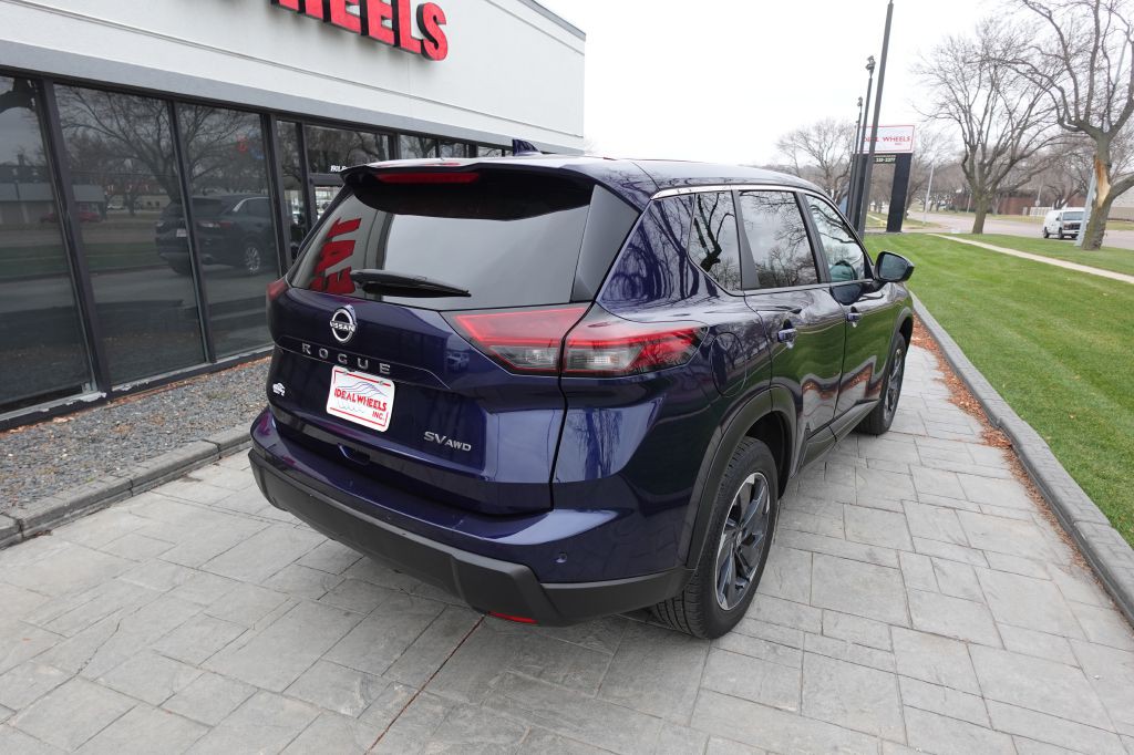 2024 Nissan Rogue Image 2