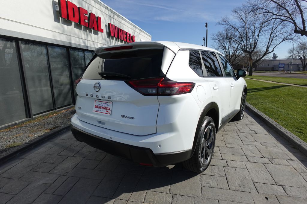 2024 Nissan Rogue Image 2