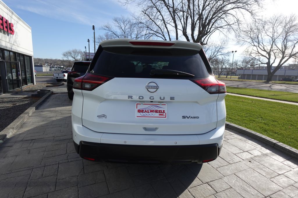 2024 Nissan Rogue Image 3