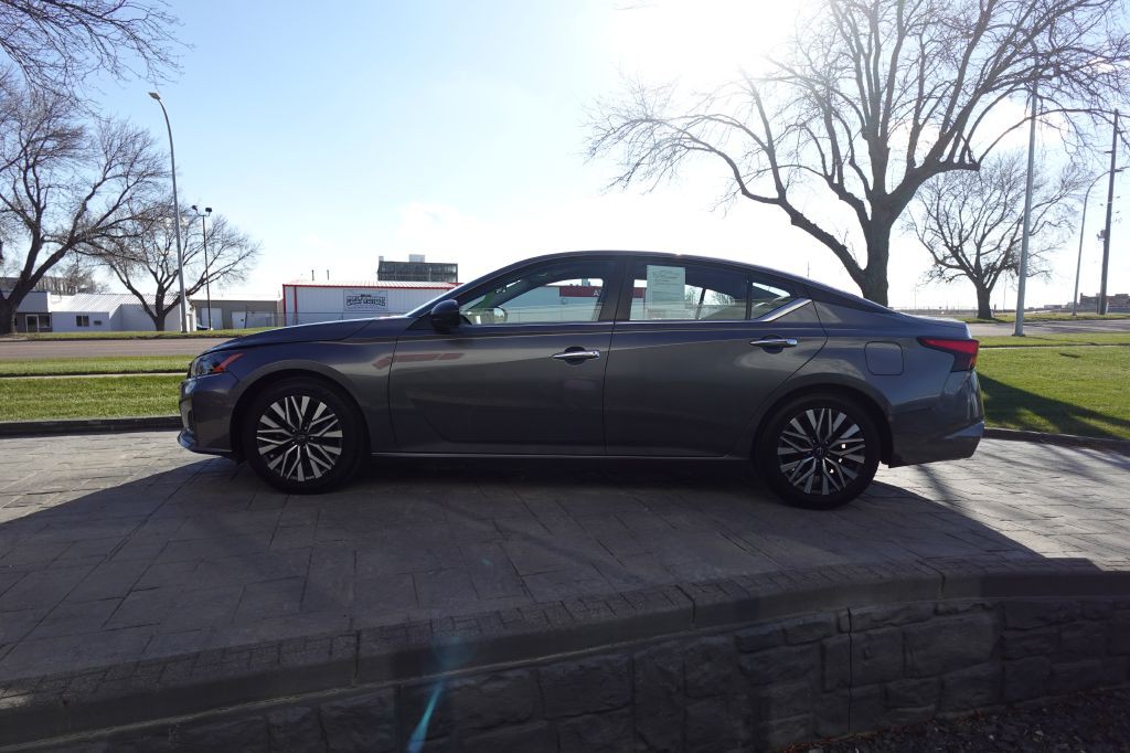 2024 Nissan Altima Image 6
