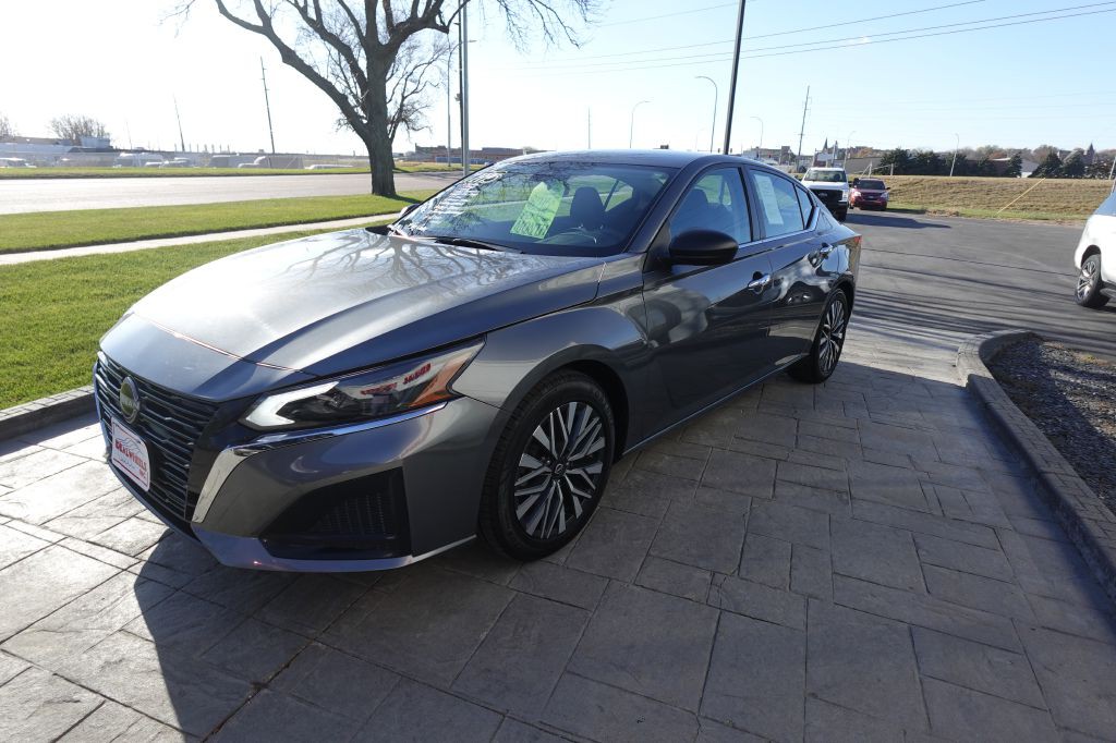 2024 Nissan Altima Image 7