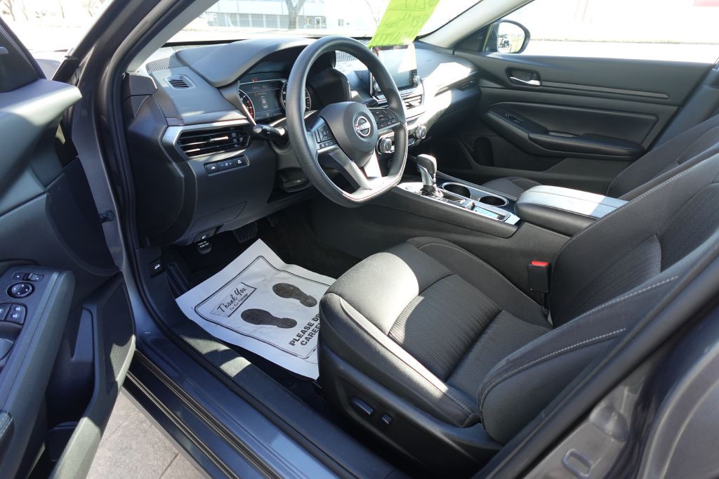 2024 Nissan Altima Image 9