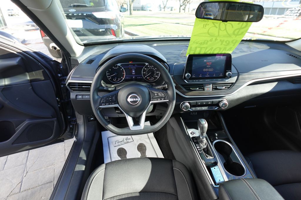 2024 Nissan Altima Image 16