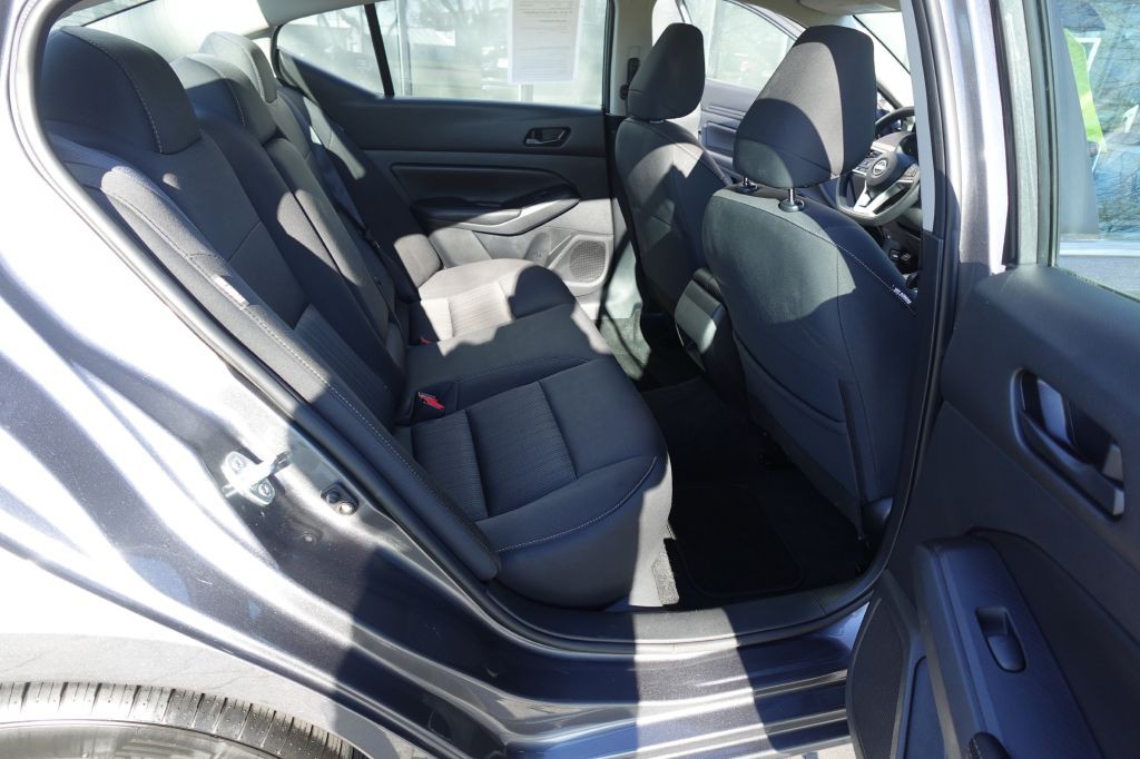 2024 Nissan Altima Image 19