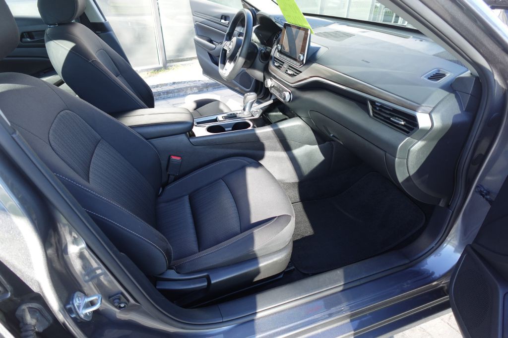 2024 Nissan Altima Image 20