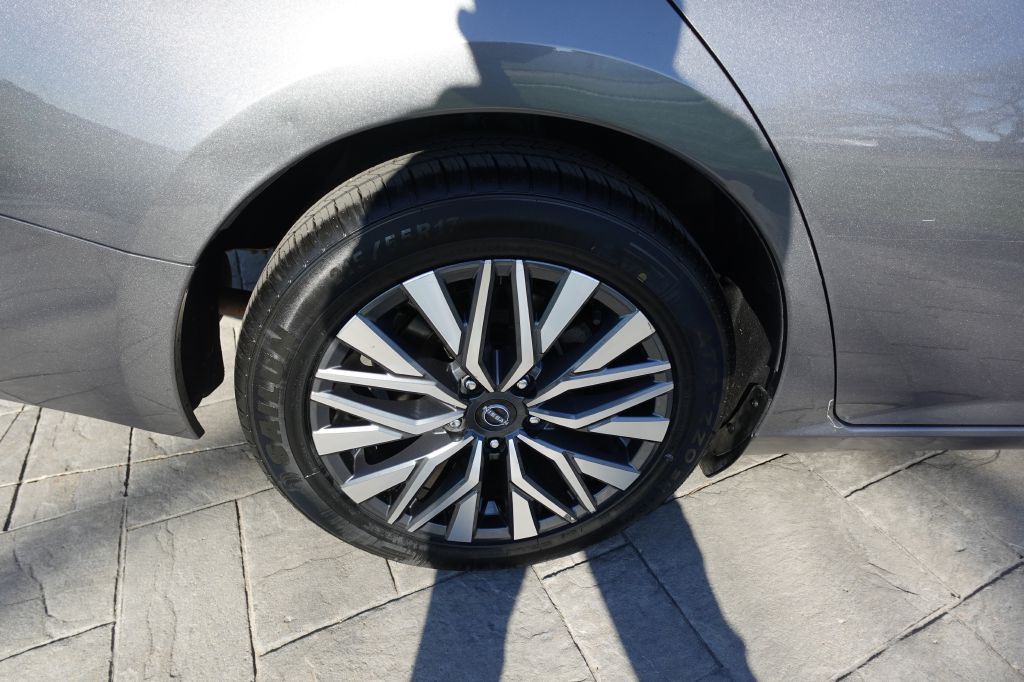 2024 Nissan Altima Image 21