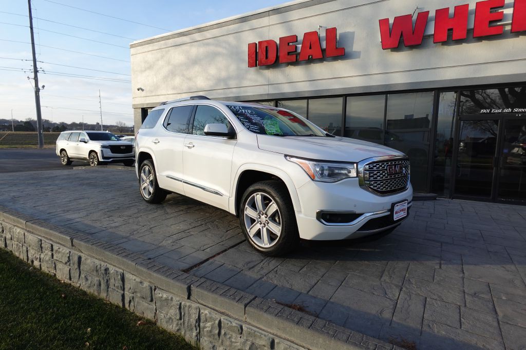 2019 GMC Acadia Image 2