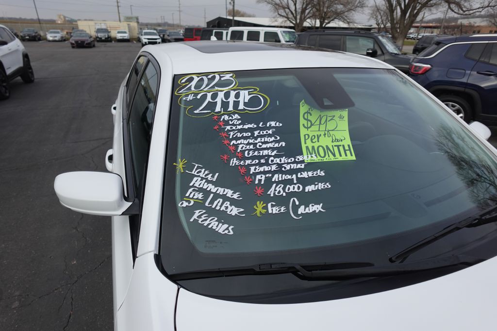 2023 Chrysler 300 Image 21