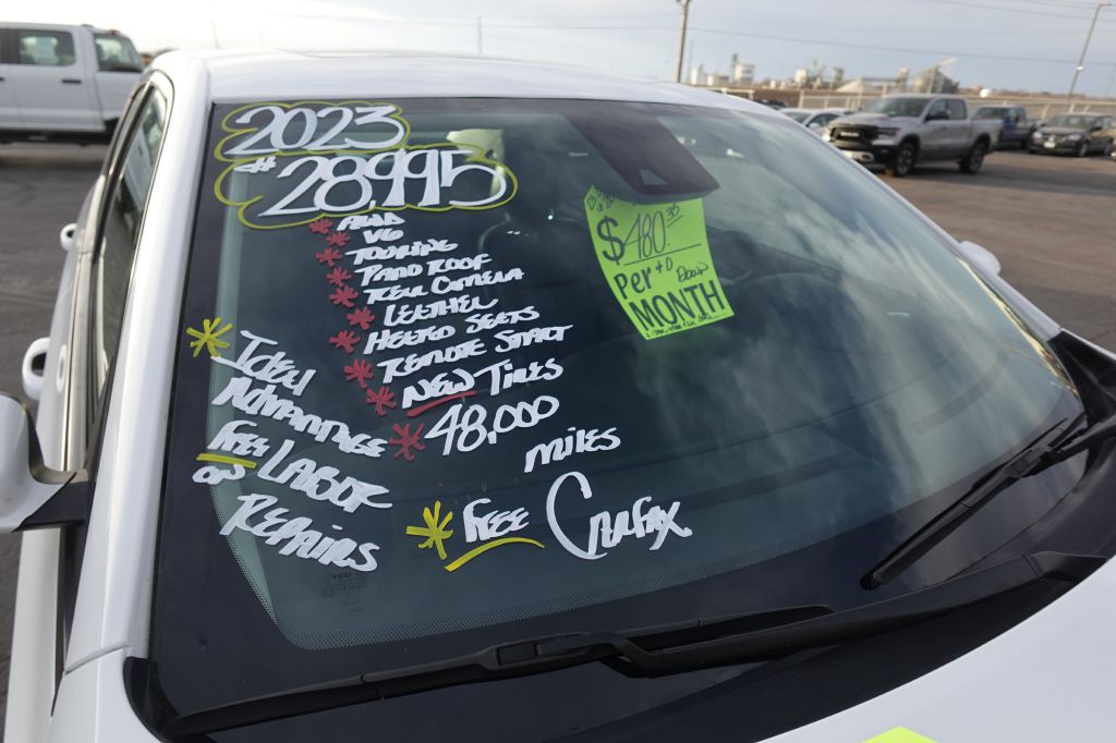 2023 Chrysler 300 Image 21