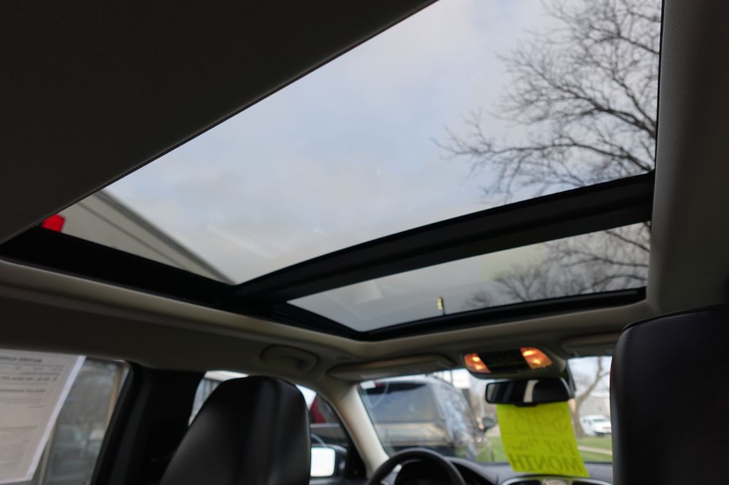 2023 Chrysler 300 Image 14