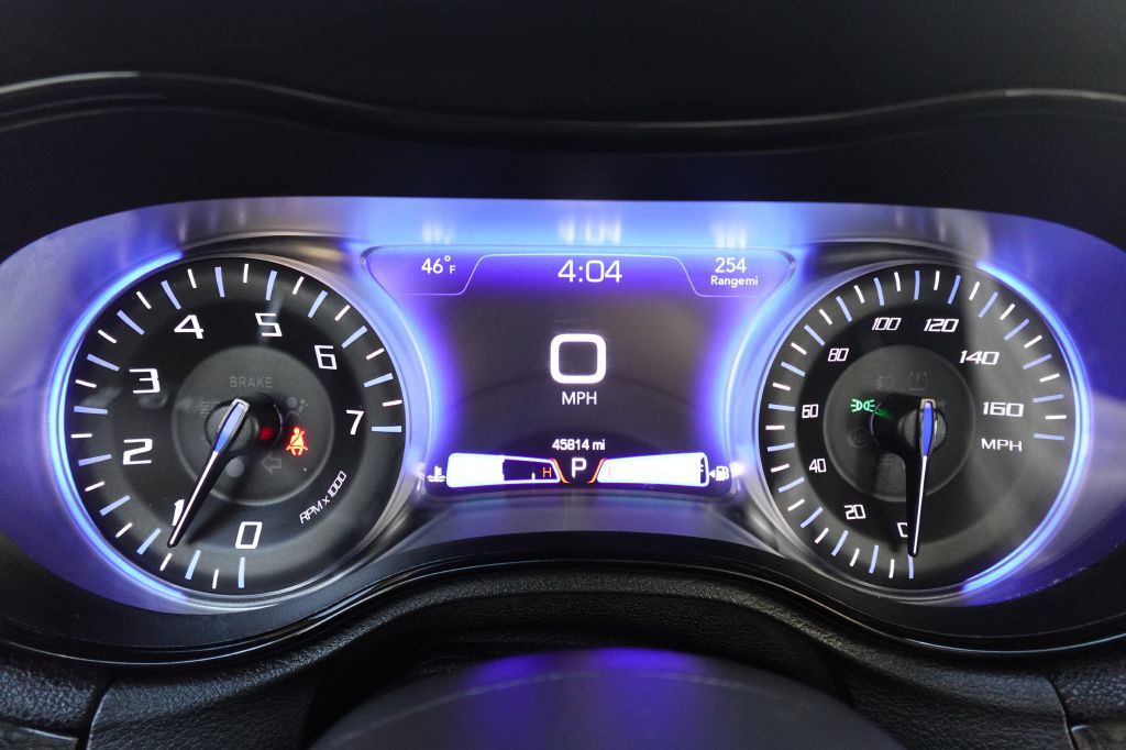 2023 Chrysler 300 Image 17