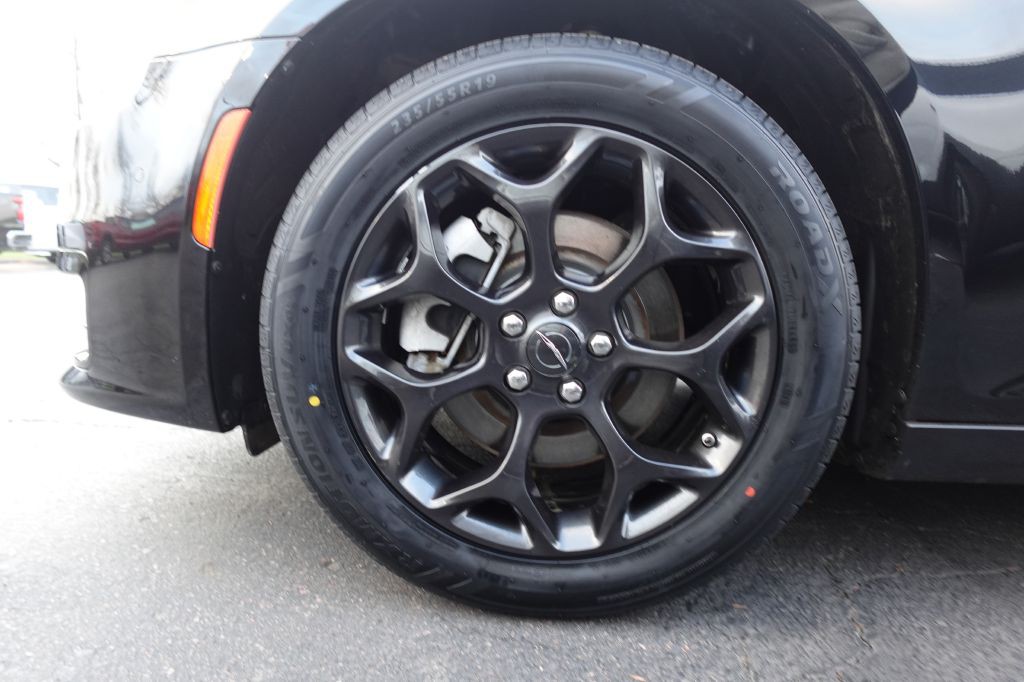 2023 Chrysler 300 Image 20