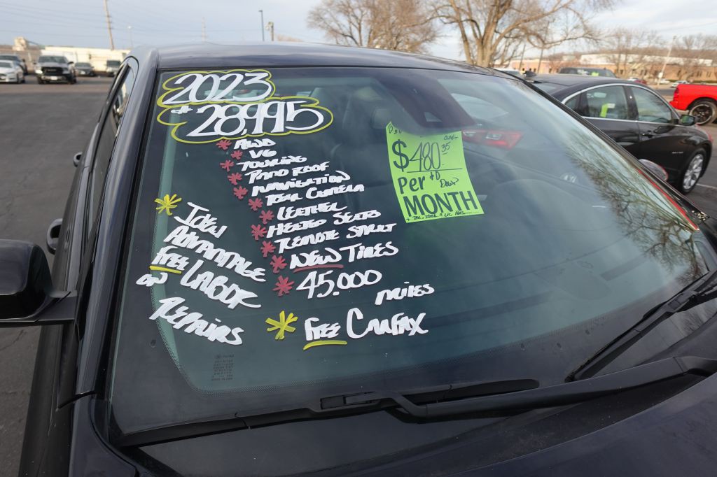 2023 Chrysler 300 Image 21