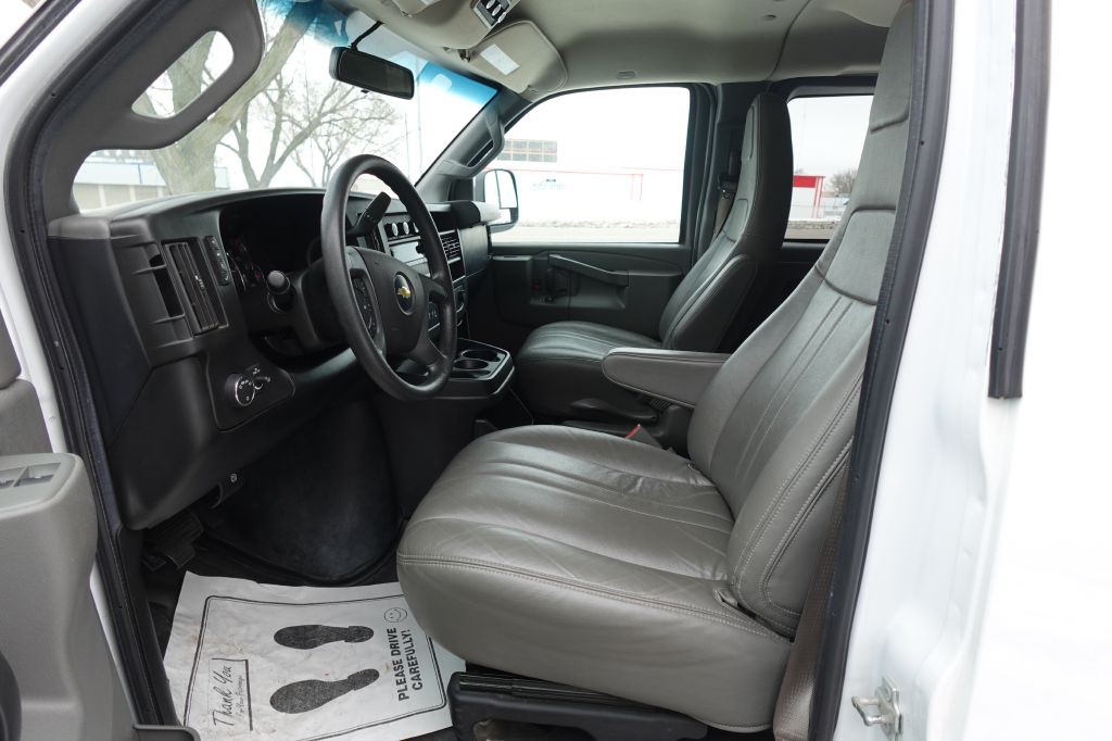 2018 Chevrolet Express Image 9