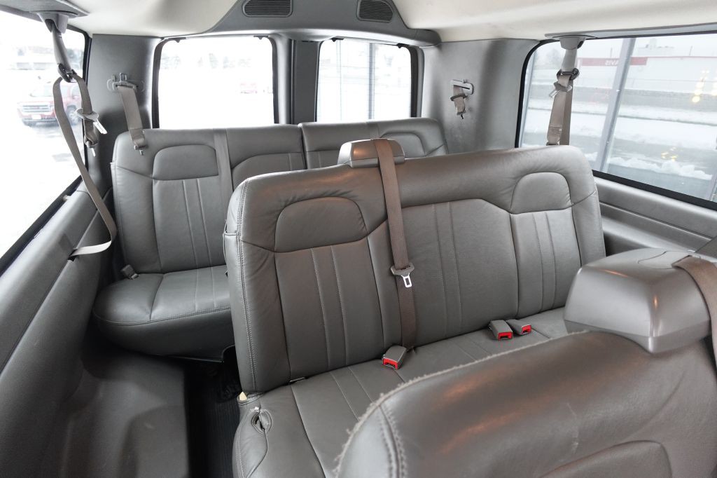 2018 Chevrolet Express Image 12