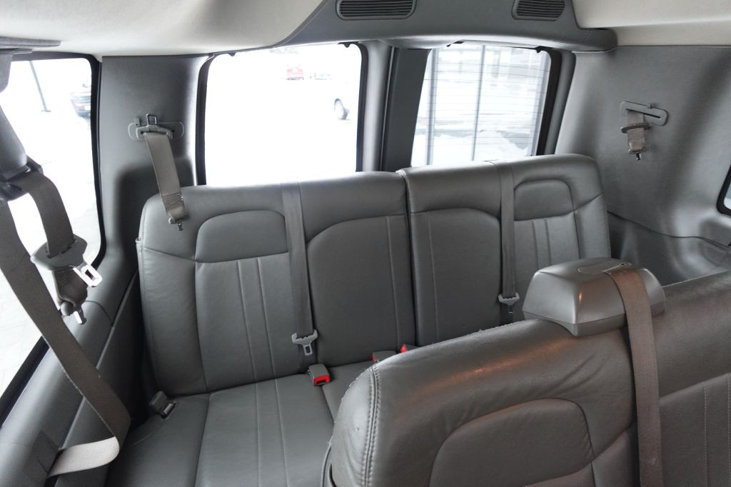 2018 Chevrolet Express Image 13