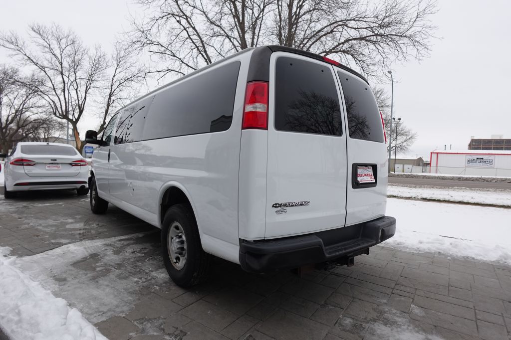 2018 Chevrolet Express Image 4
